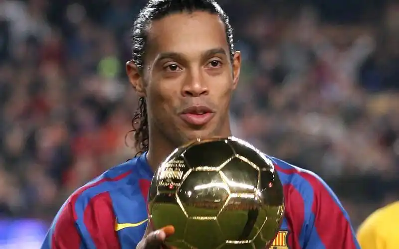 艺术周中脱 艺术周中脱