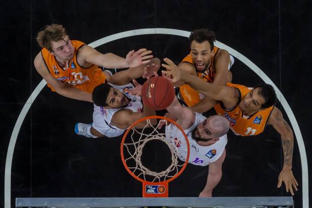 使得他在德 使得他在德