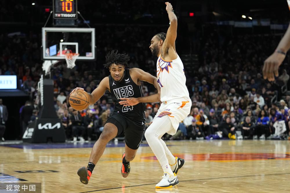 賽邊緣的 賽邊緣的