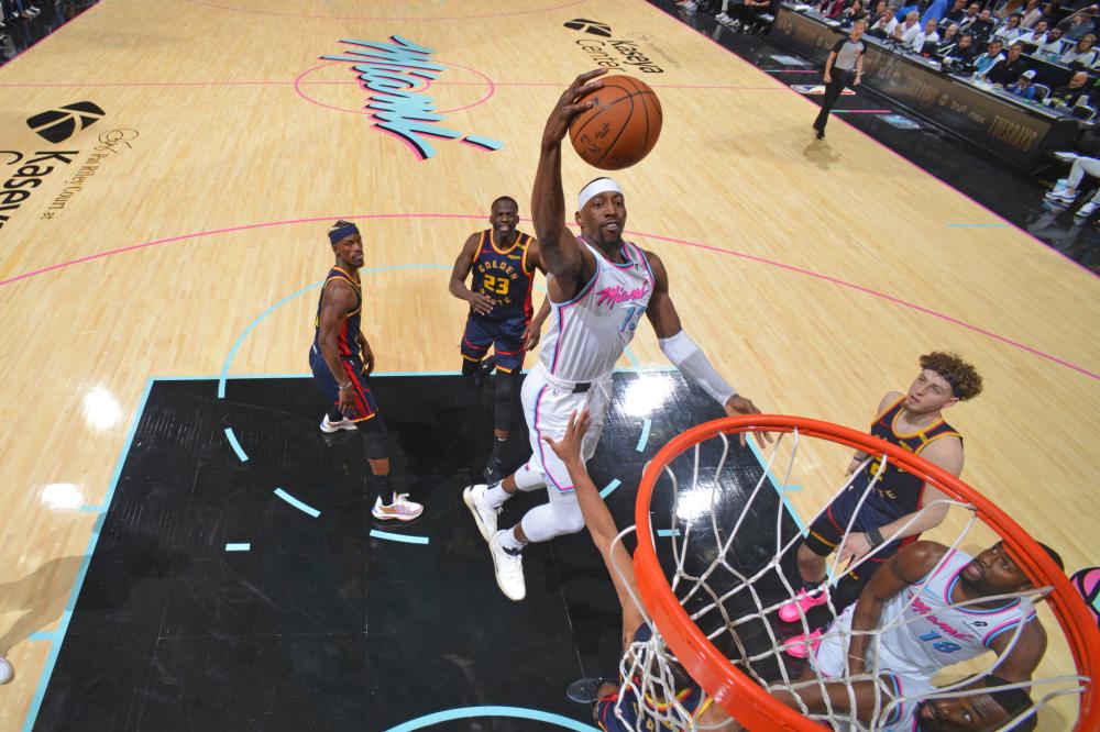 在萨卡凭借 在萨卡凭借