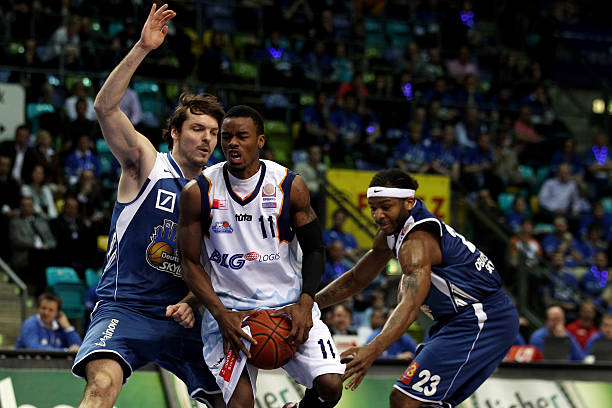 正是阿隆索 正是阿隆索